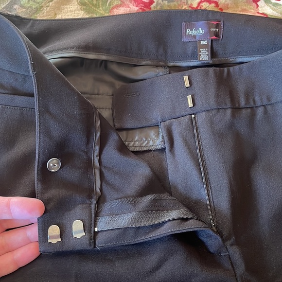 RAFAELLA Size 18W Curvy Bootleg Defined Waist Higher Back Rise Cozy SOFT $65
NEW - Picture 15 of 15